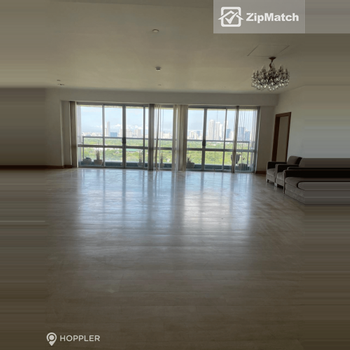 3 Bedroom Condominium Unit For Sale in Regent Parkway