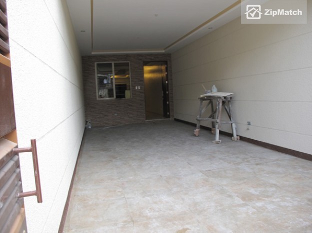                                     5 Bedroom
                                 Townhouse in Teachers Village Q.C. big photo 2